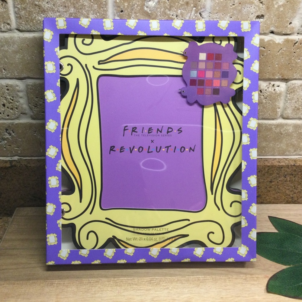 Makeup Revolution X Friends Open The Door Palette